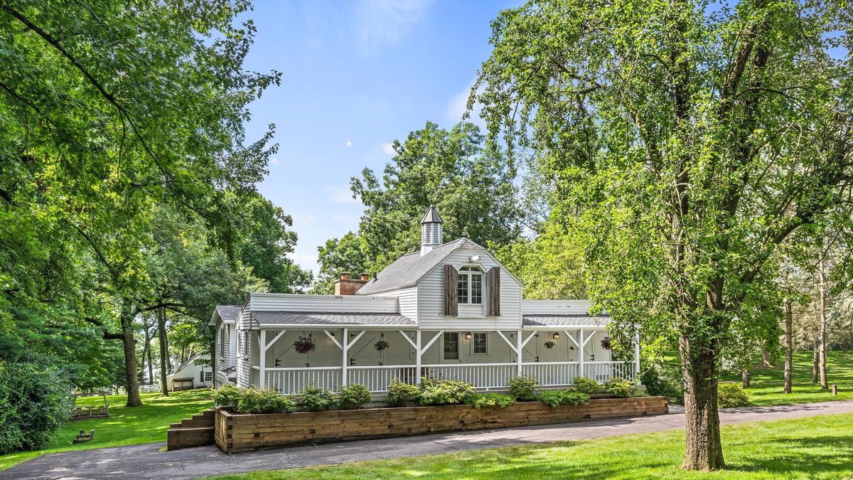 Green Lake House | Luxury carriage house with tons of space and 325 feet of shoreline!