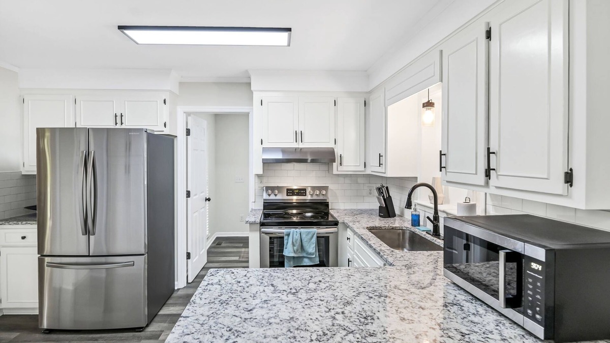 Cayce House | Luxury Cayce Getaway