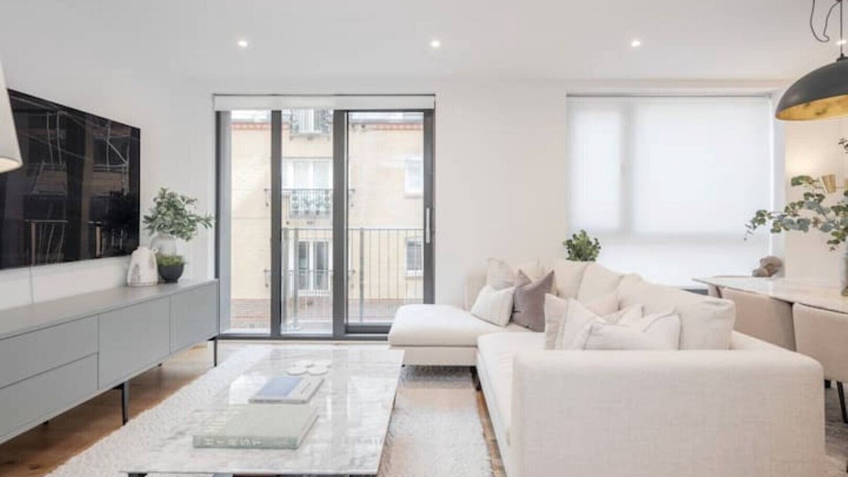 London City Centre House | Luxury Central Mayfair Townhouse with Air Conditioning. 3 Bed 3 Bath