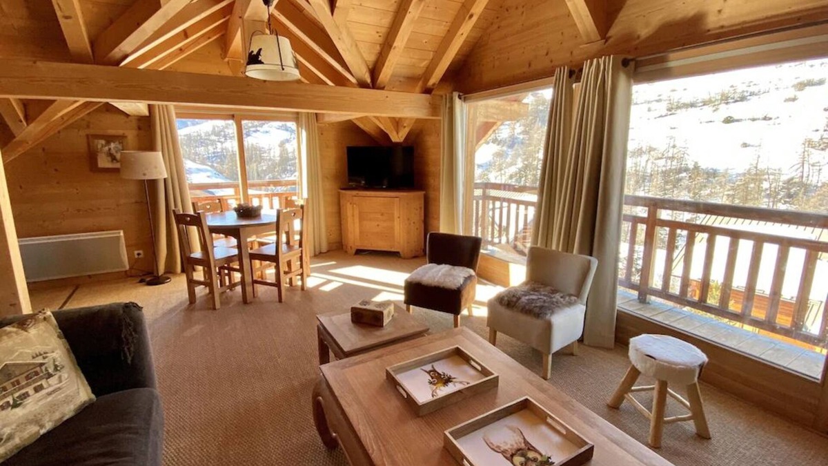 Vars Ski Chalet | Luxury chalet 160 m2 for 10 people, shuttle bus at 50m, 3mn from the lifts