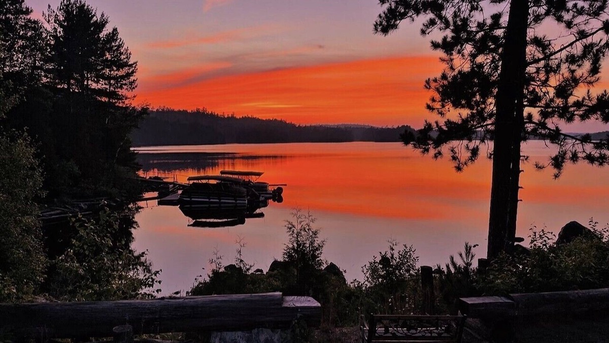 River Valley Cabin | Luxury Chalet: Dual Suites on Private Lake Obabika