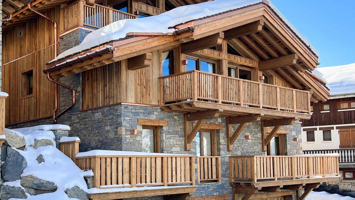 Les Belleville Ski Chalet | Luxury Chalet: Pool, Jacuzzi, Sauna, Hammam – Sleeps 14 – Close to Slopes