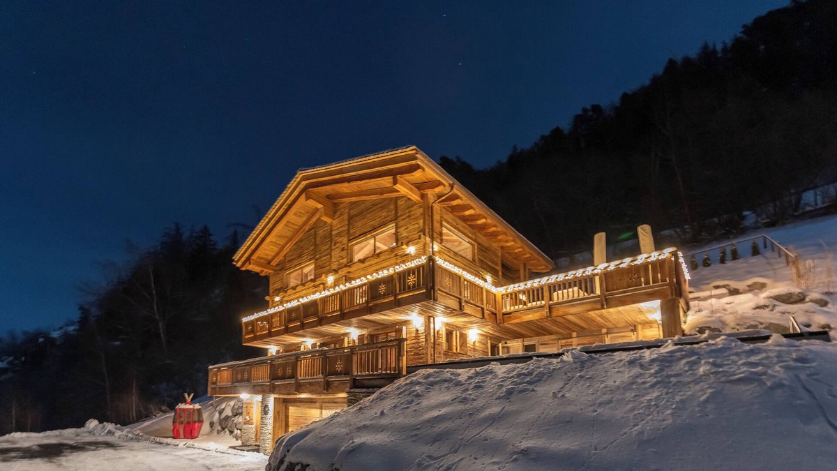 Mayens-de-Riddes Ski Chalet | Luxury Chalet V with heated pool and breath taking view