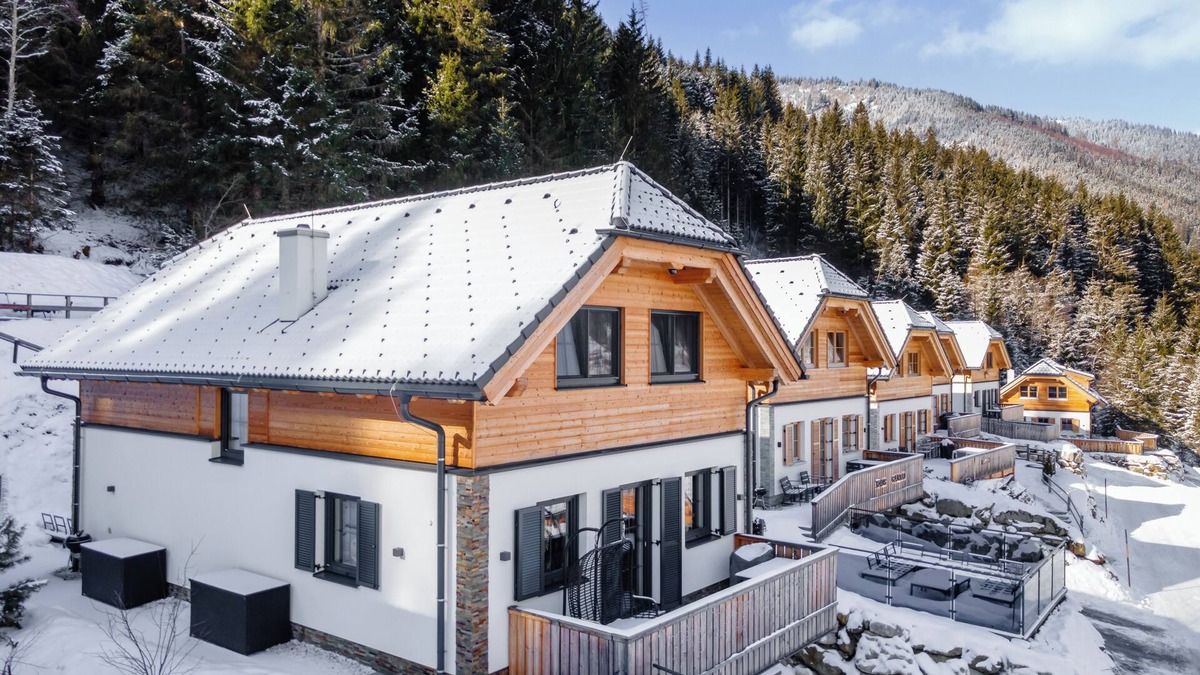 Donnersbachwald Ski Chalet | Luxury chalet with hottub, sauna and 4 terraces