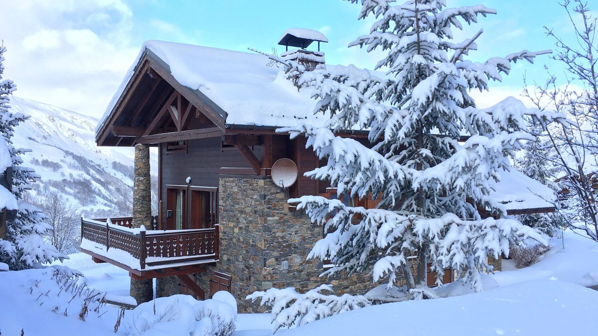 Les Menuires Ski Chalet | Luxury Chalet with sauna, located right on the slopes in Les Menuires