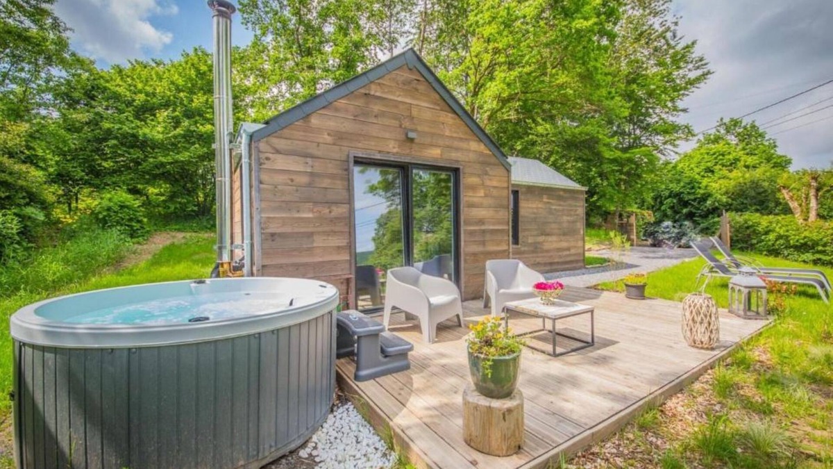 Ferrieres Ski Chalet | Luxury chalet with outdoor spa & rural location