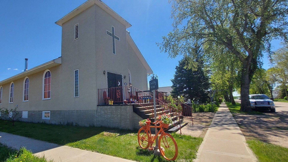Mannville Bed & Breakfast | Luxury Church Stay with Free Breakfast, sleeps up to 6