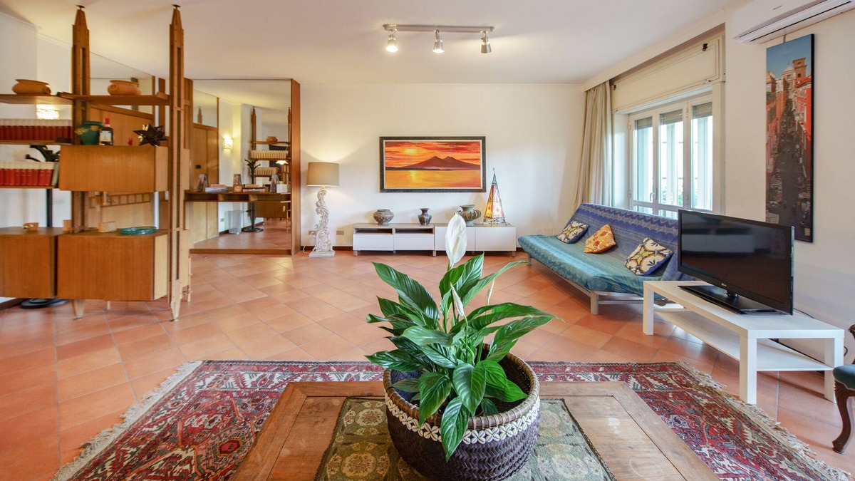Naples City Centre Apartment | LUXURY CIUCIU, 2B-2B, in HISTORIC CENTER with ELEVATOR and GARAGE