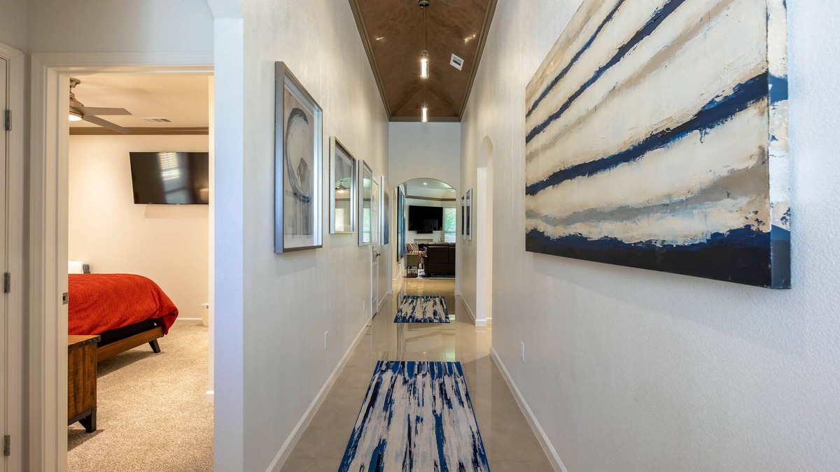 South Dallas - Fair Park House | LUXURY CLEAN in Fair Park nr Deep Ellum/Conv Ctr/Bishop Arts/Uptown/Dos Equis