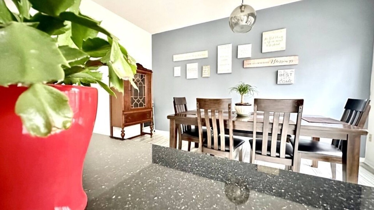 Stafford House | Luxury Comfort Near Quantico, Winery and Downtown Fredericksburg