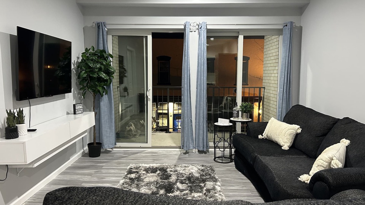 Manassas Apartment | Luxury Condo in the heart of Old town Manassas