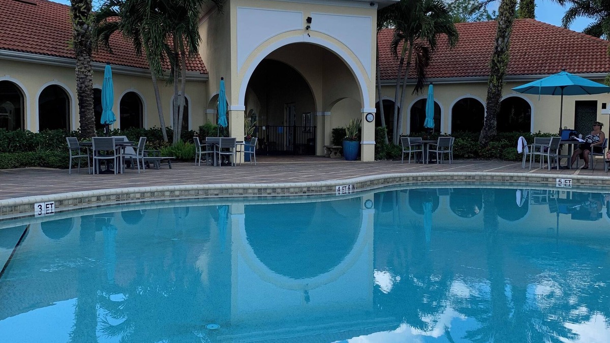 Marbella Lakes Condo | Luxury condo inn the heart of Naples, 3/2, community pool and fitness center
