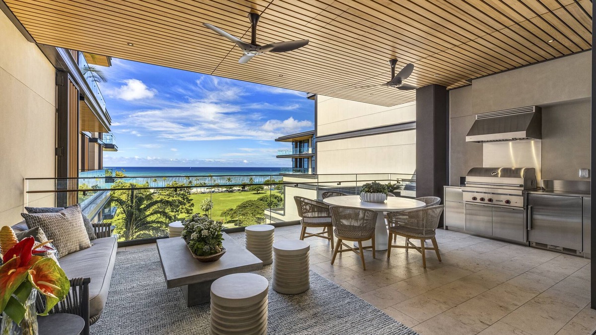 Ala Moana Condo | Luxury Condo w/Resort Pool/Spa, AC, Ocean View & Spacious Lanai: Park Lane Sky