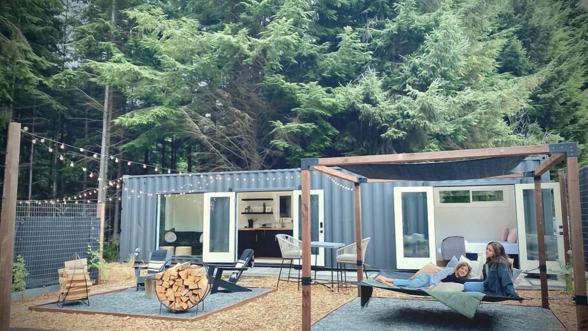 McKinleyville House | Luxury Container Under The Trees ~Soaking Tub~