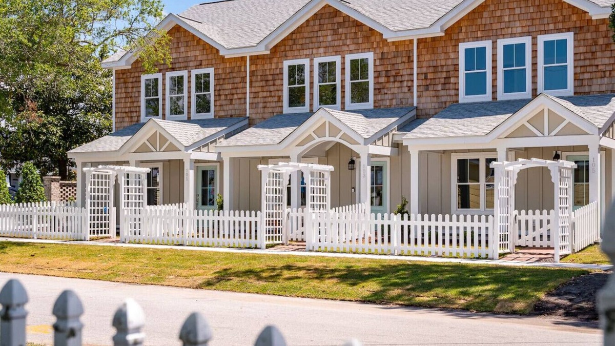 Morehead City Apartment | Luxury Cottage Just 2 Blocks from Downtown Morehead City