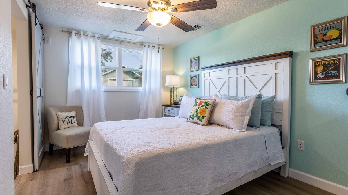 Lake Hamilton Cottage | Luxury Cottage Near Legoland & Chain of Lakes