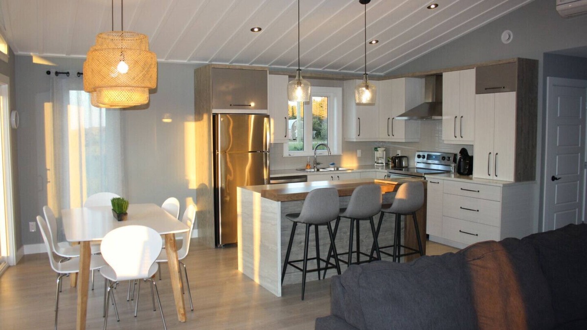 Caraquet Cottage | Luxury cottage on the beach- Baie des Chaleurs