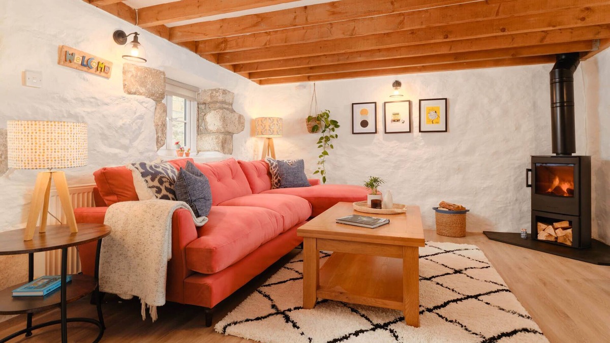 Saint Erth Praze Cottage | Luxury country cottage with wood burner and paddock just 12 minutes from beach