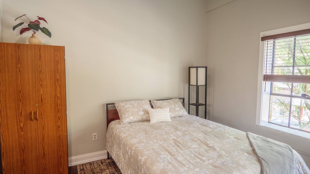 Downtown Lafayette Historic District Condo | Luxury Cozy Palace Downtown