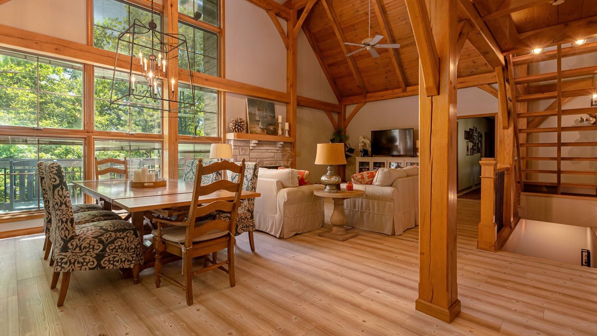 Goreville House | Luxury Craftsman 6BR Lake House "On The Rocks"
