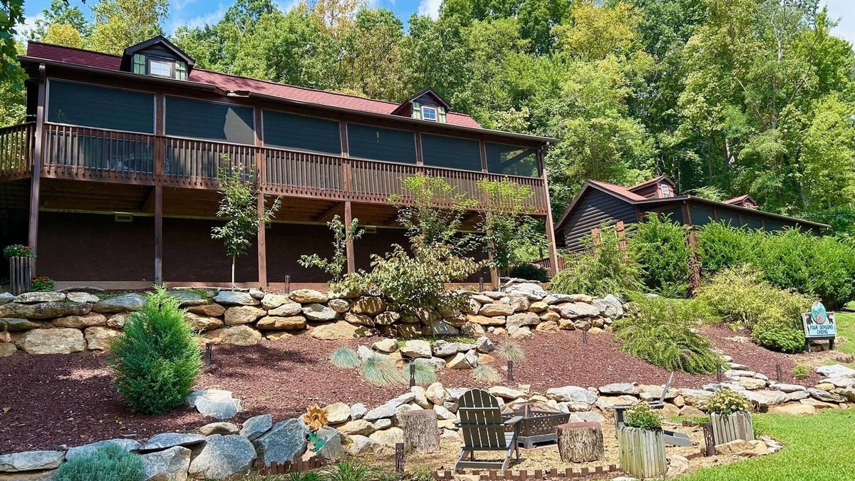 Lake Lure Cabin | Luxury Creek Waters Cabin - walk to Chimney Rock & Lake Lure
