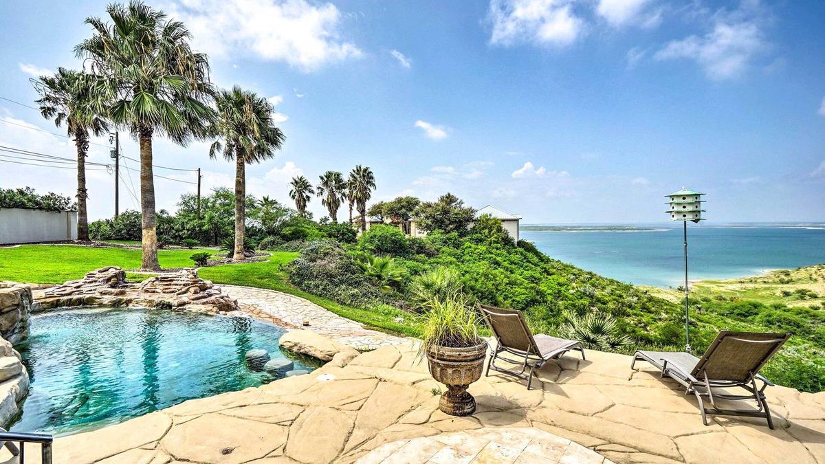 Amistad National Recreational Area House | Luxury Del Rio Home w/Pool & Lake Views!