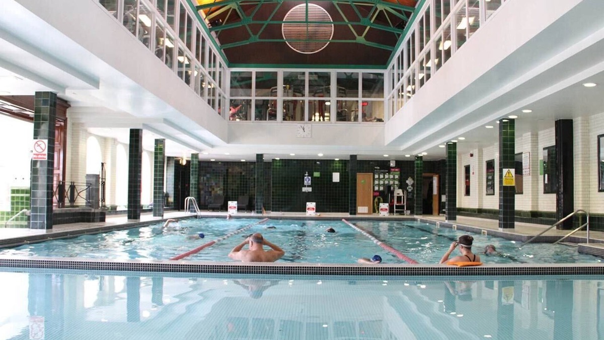 Berrylands House | Luxury Deluxe Rooms in Surbiton, an Easy Access to central London