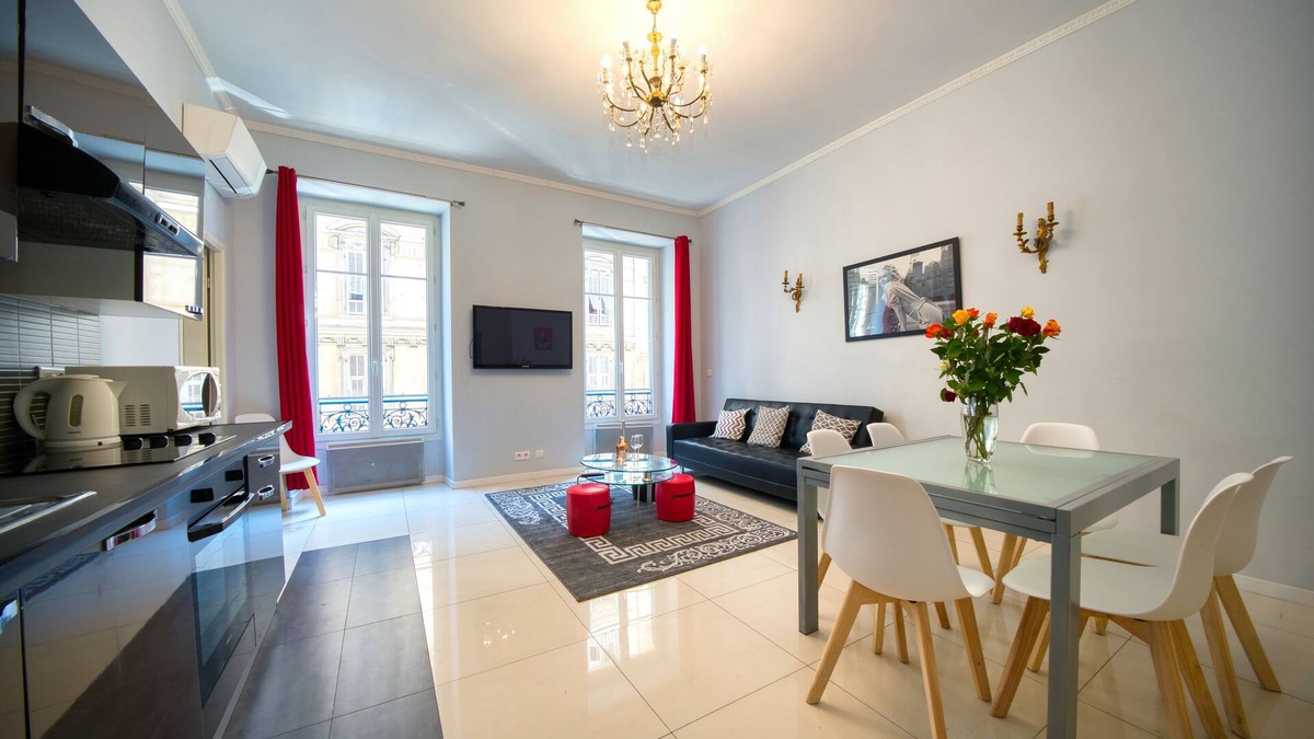 Centre Ville-Gare Apartment | Luxury Designer Flat In The Heart Of Nice