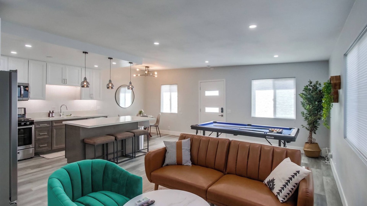 Stockton House | Luxury Downtown Oasis with Spa