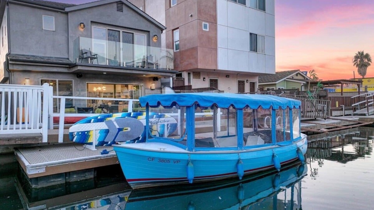 Gilbert Island House | Luxury Duffy Boat + Bayfront Paradise + 5 Star Gem