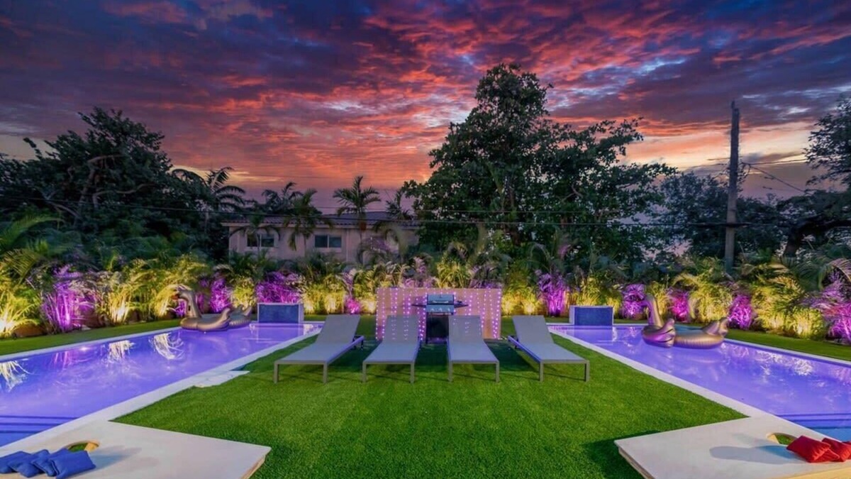 Progresso Village Villa | Luxury Duplex with 2 Pools Minutes from Las Olas