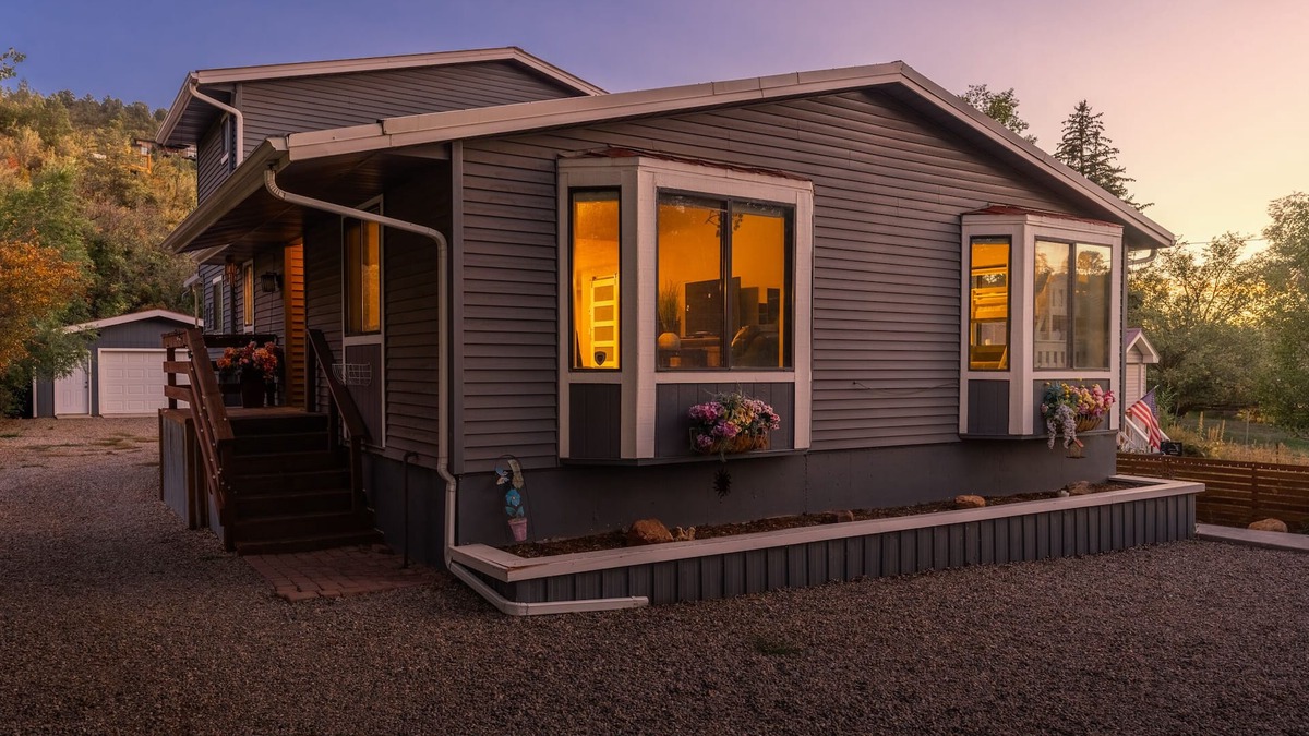 Durango House | Luxury Durango Retreat, 5 Min to Downtown, Hot Tub, Views, Games, Pets Welcome!