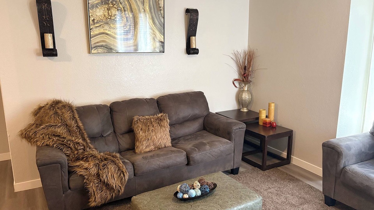 West Arlington Condo | Luxury Escape Located 15 Minutes from AT&T Stadium two-minute from Parks Mall.