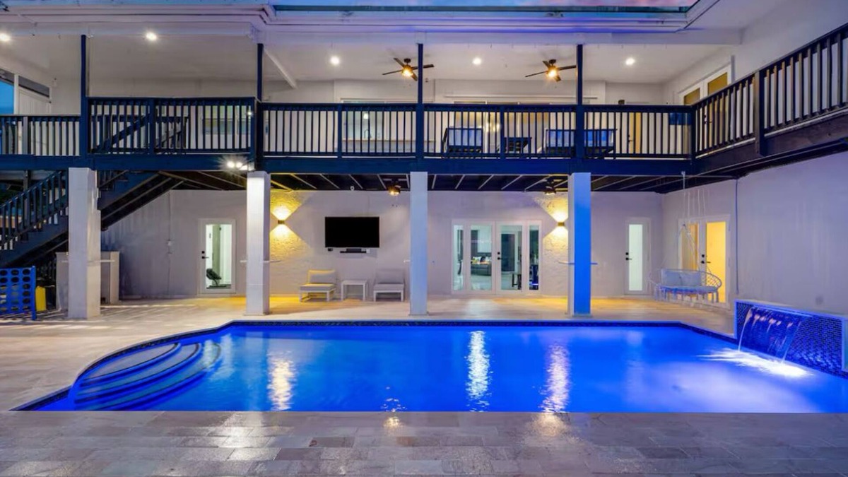 Cutler Bay House | Luxury Escape: Pool, Hot tub, Mini Golf & More!