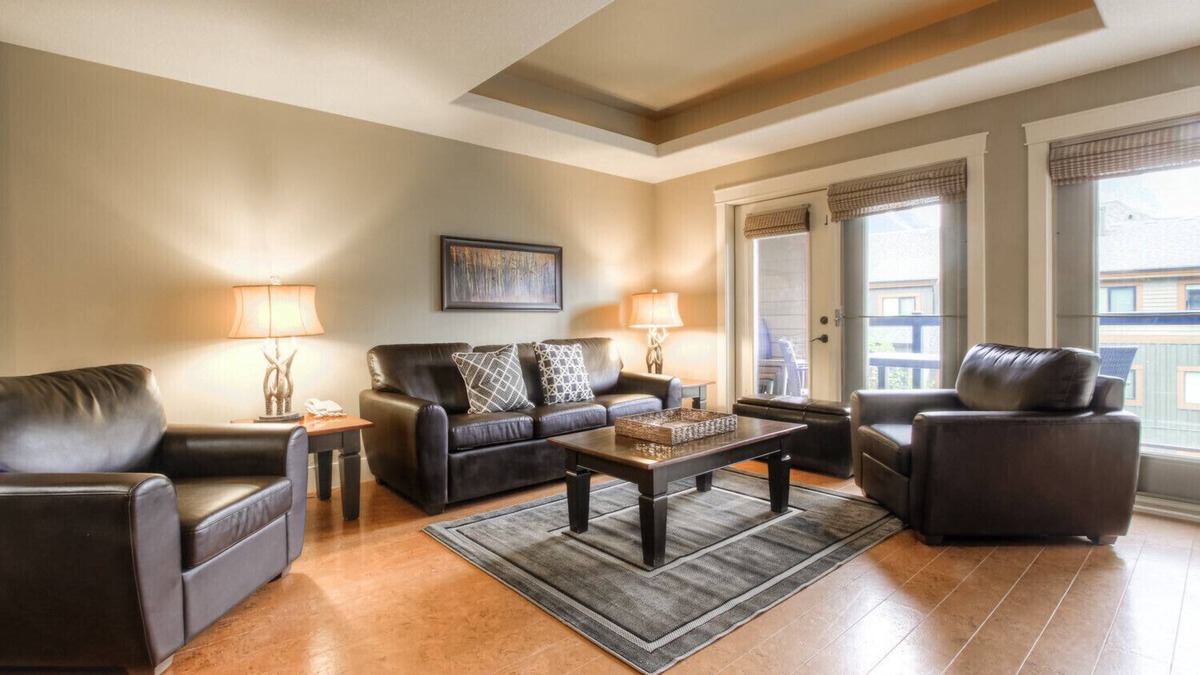 Canmore Condo | ❤️🌲Luxury Escape w/Superb Views for 6☀️Indoor Pool & Hot Tub☀️