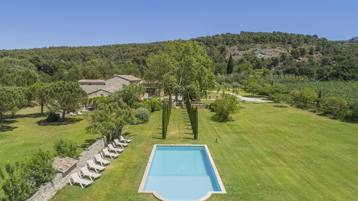 Taillades House | Luxury estate in Provence 14 people in a quiet area