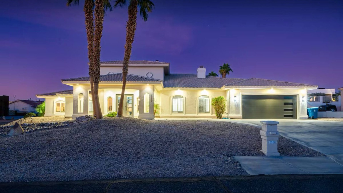 Residential Estates House | Luxury Estate W/Pool&Spa, Billiards, 4400 SqFt of Entertainment and Comfort
