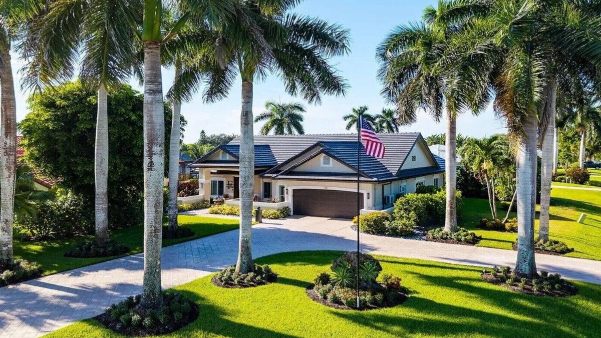 Naples House | Luxury executive home in private gulf Access community with marina 36' boat lift