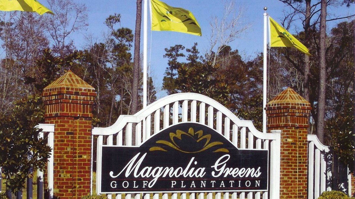 Wilmington Condo | Luxury Fairway Condo Overlooking Two Fairways : Near Beaches -