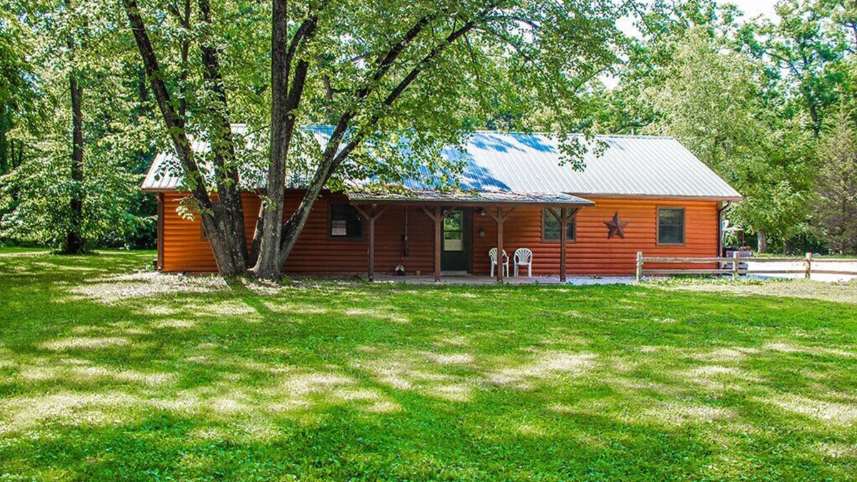 Triumph Cabin | Luxury Family Cabin Near Starved Rock - Grandma's Cabin - sleeps 14 maximum