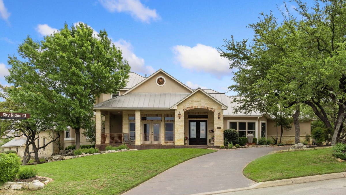 Stone Oak House | Luxury Family Getaway, Pools, Hot Tub, Playground & Sleeps upto 18