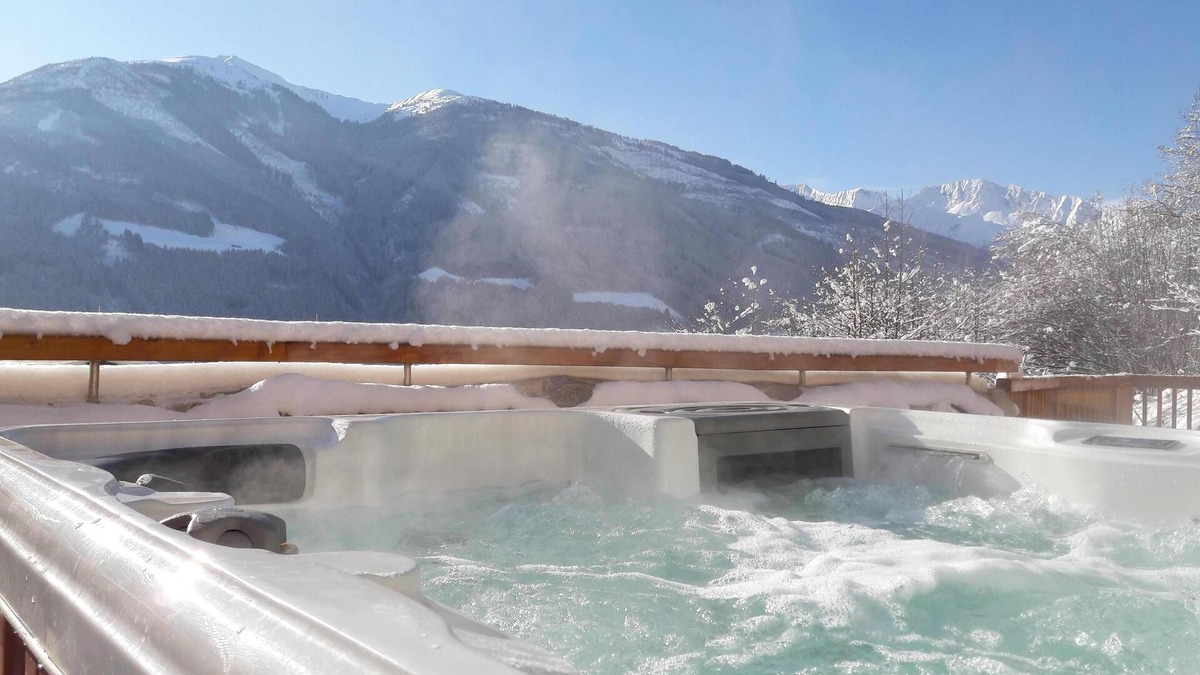 Lengdorf Apartment | Luxury family holiday home, private sauna and Jacuzzi terrace with great views