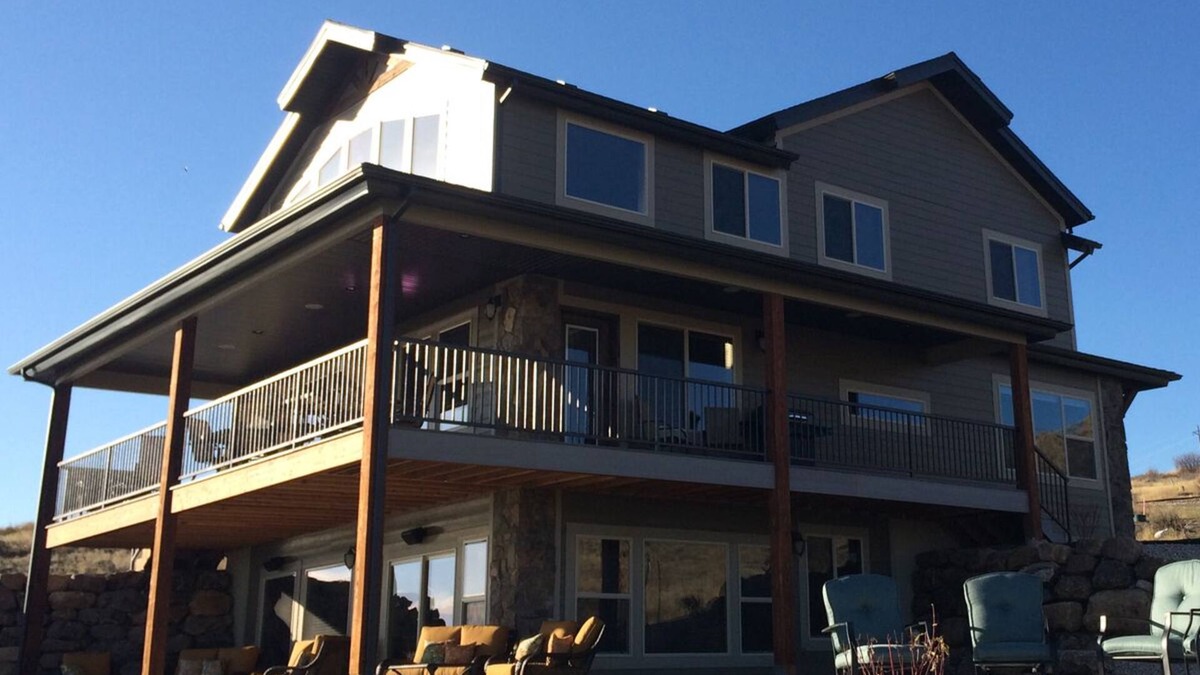 Fish Haven House | Luxury Family Reunion Vacation Home with Magnificent Lake Views & Private Beach