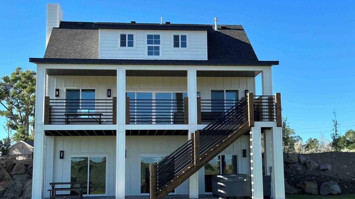 Panguitch Other | Luxury Farm Home @ Stoney Farms w/Private Hot Tub