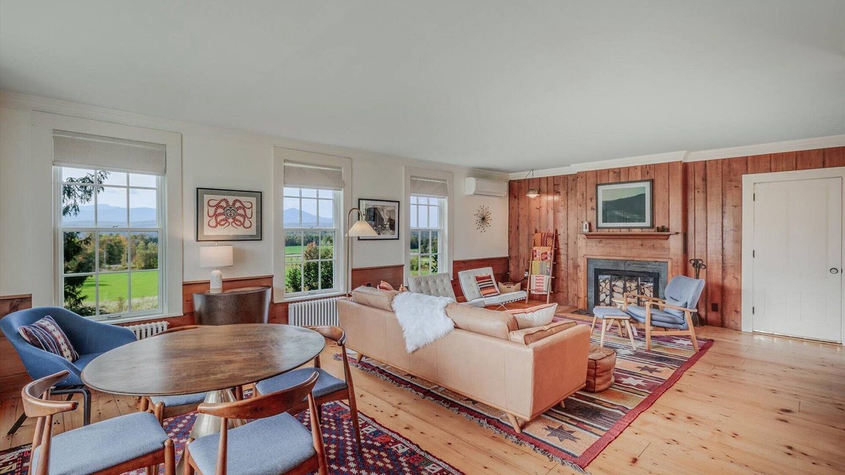 Morrisville House | Luxury Farmhouse with Stowe Views