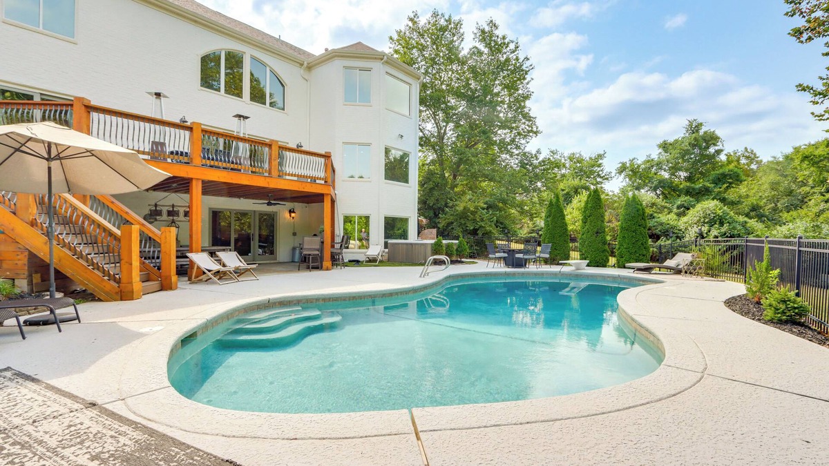 Fayetteville House | Luxury Fayetteville Escape w/Hot Tub & Pool!