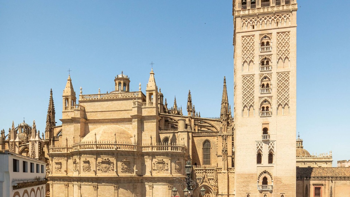 Santa Cruz Apartment | Luxury flat at the foot of the Cathedral