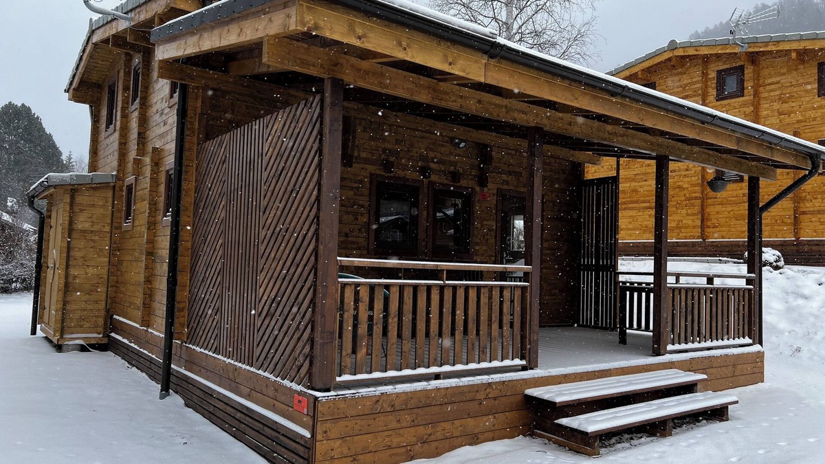 Saint-Leger-les-Melezes Ski Chalet | Luxury chalet at 1,300 m altitude with mountain views and direct access to the slopes!