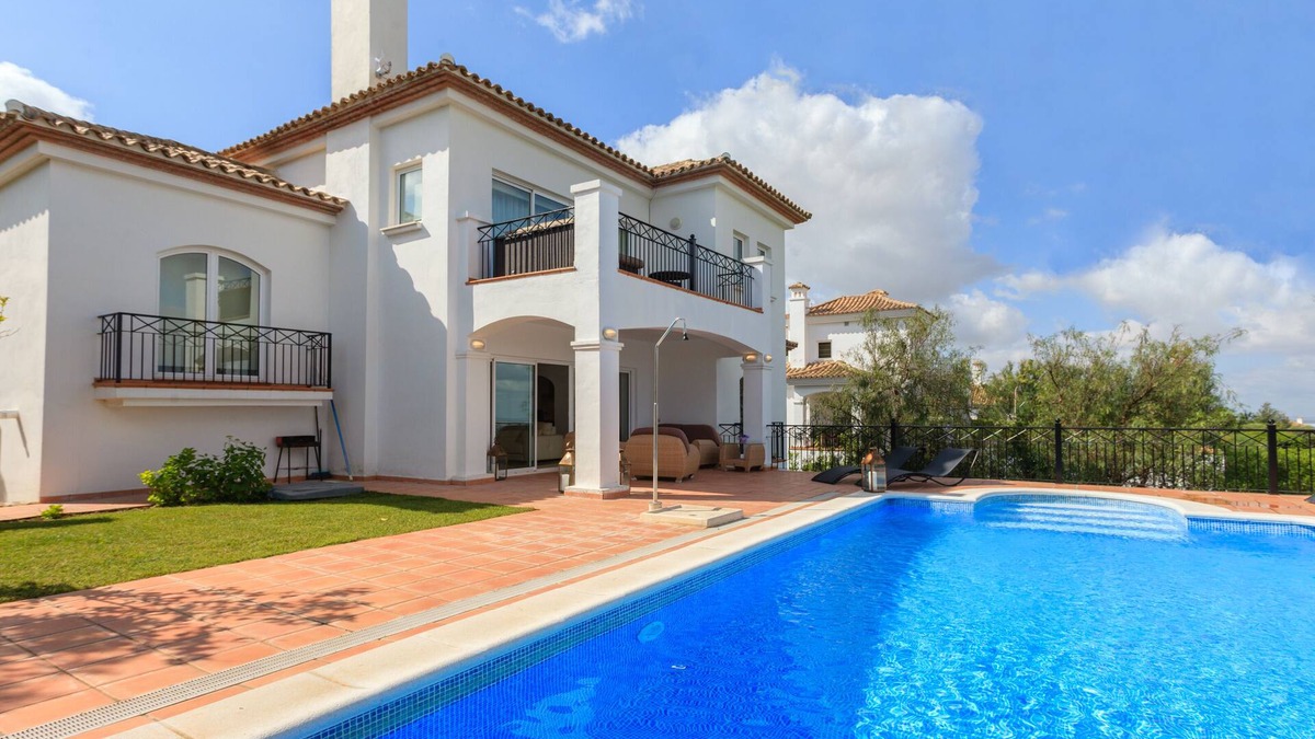 Arcos de la Frontera Villa | Luxury Frontline Golf 4 bed Villa with private pool in a secure gated community