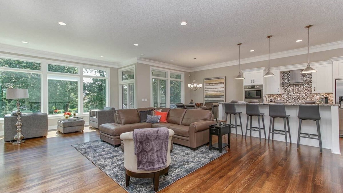 Rochester House | Luxury Furnished Villa Near Mayo Clinic!